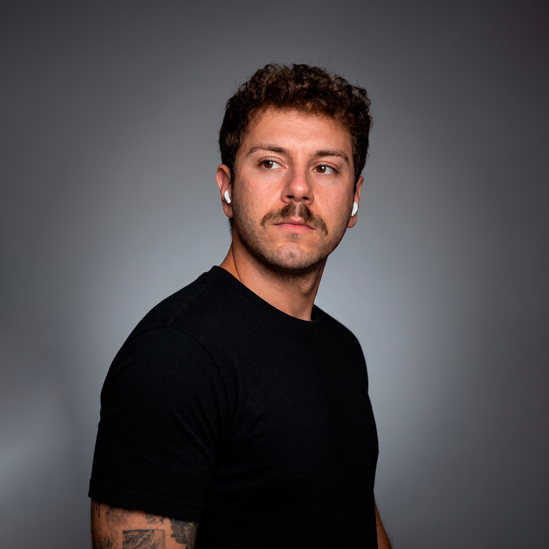 Retrato de Carlos Mesquita, designer gráfico